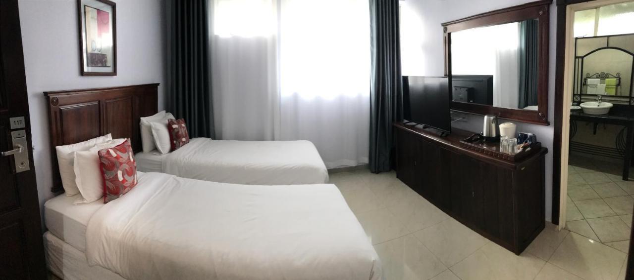 Crescent Lodge Livingstone Bagian luar foto