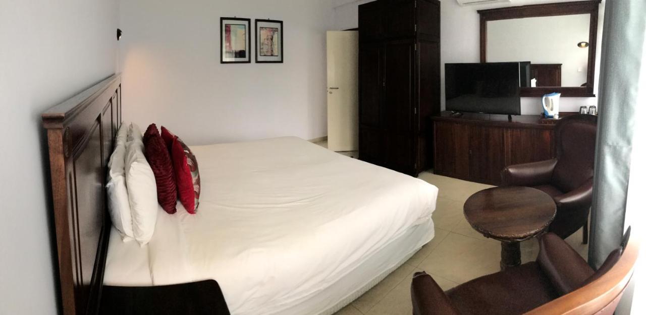 Crescent Lodge Livingstone Bagian luar foto